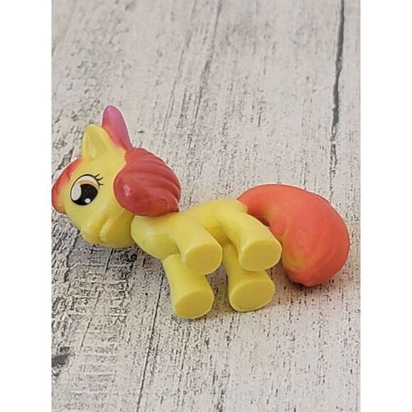 Hasbro My Little Pony yellow no cutie mark baby toy figure - Picture 5 of 5